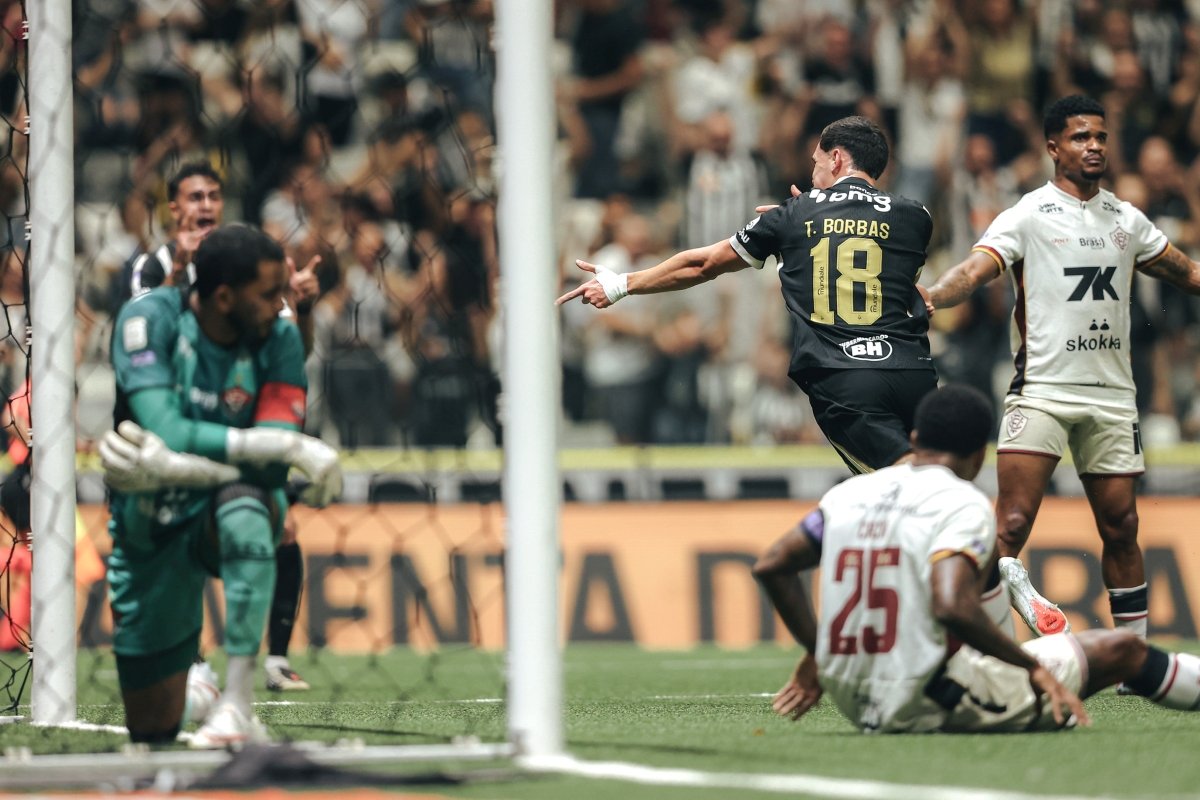 Atlético-Mg conquista vitória sobre Vitória e se aproxima da zona da Copa Sul-Americana