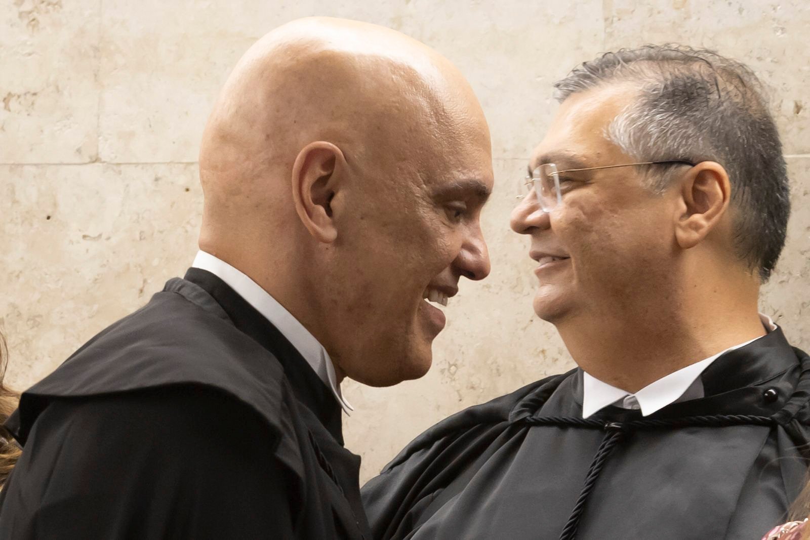 Relatório da PF questiona decisão de Moraes sobre blogueiro maranhense