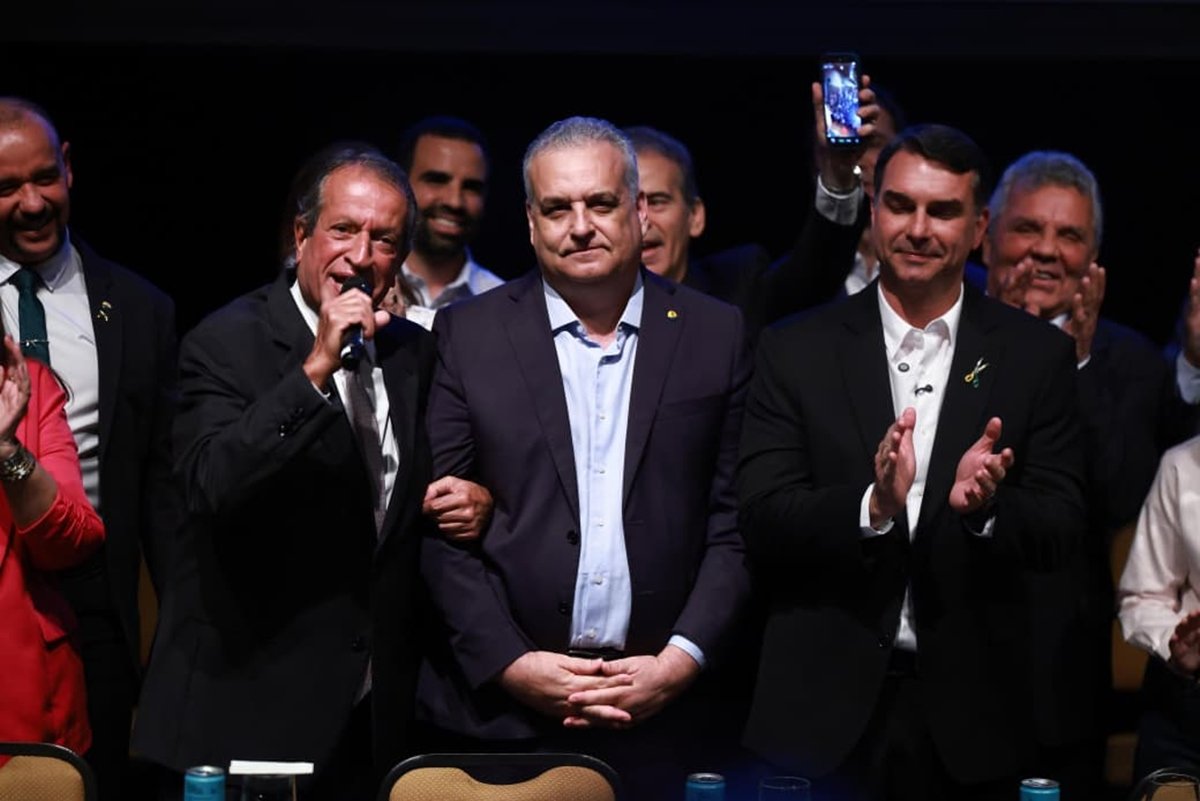 PL mantém Alfredo Gaspar como vice de Flávio Bolsonaro em meio a críticas