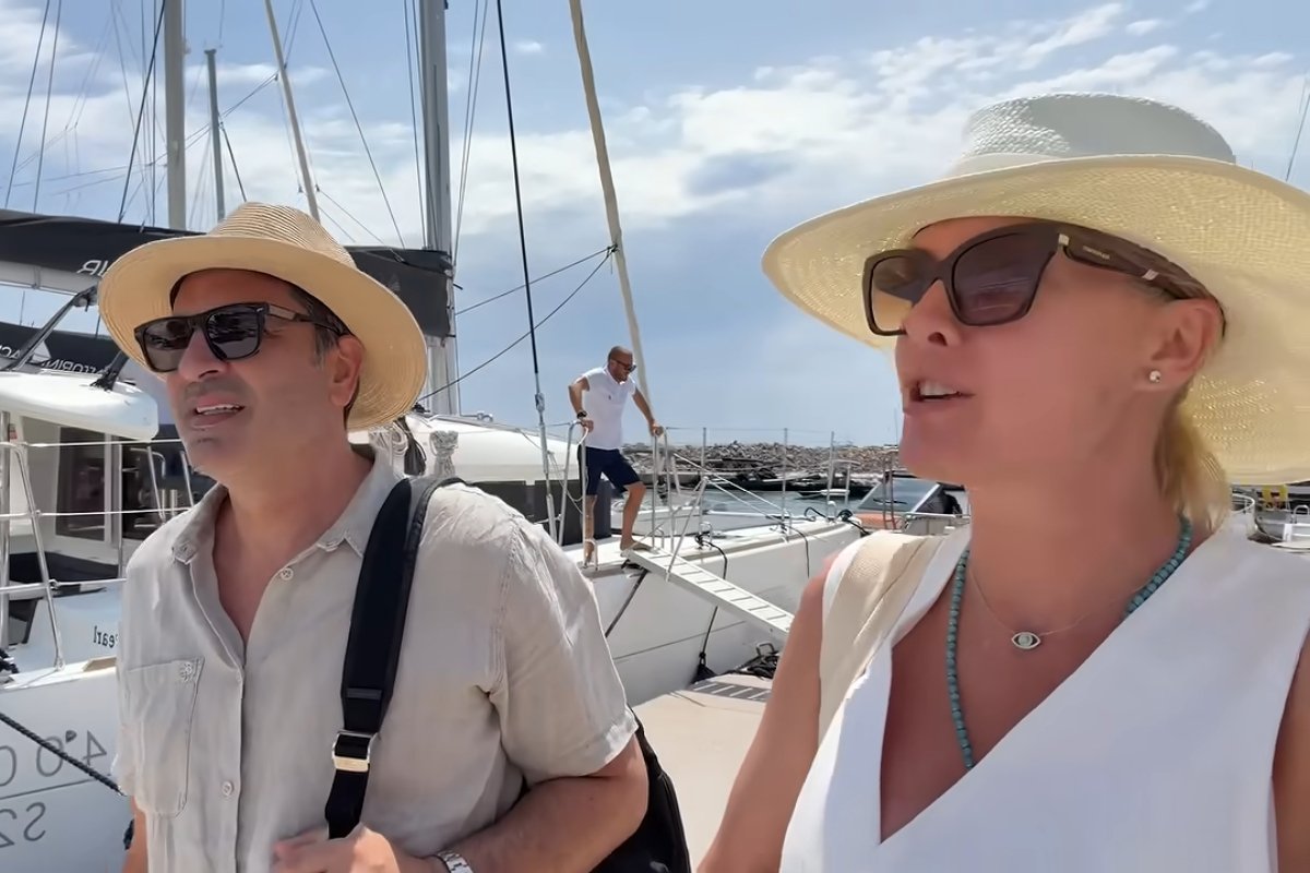 Ana Hickmann e Edu Guedes exploram vulcão durante viagem à Grécia