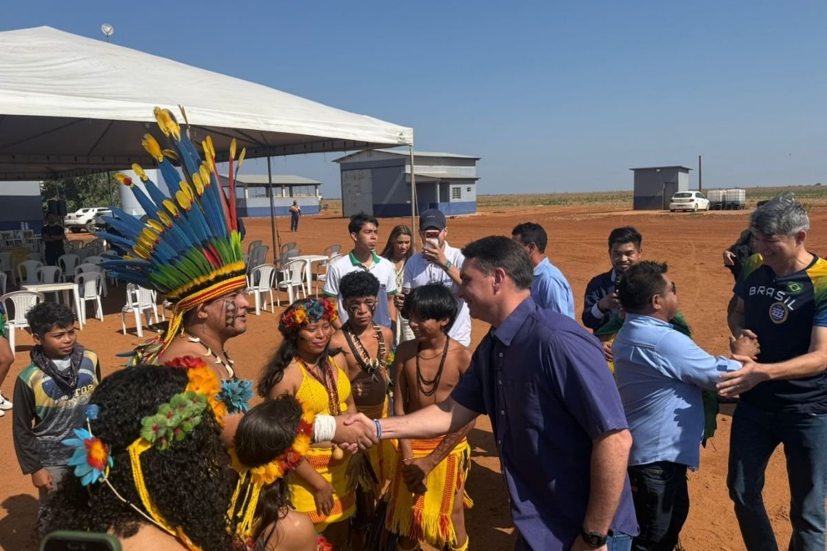 Flávio Bolsonaro propõe autonomia econômica para comunidades indígenas em Mato Grosso