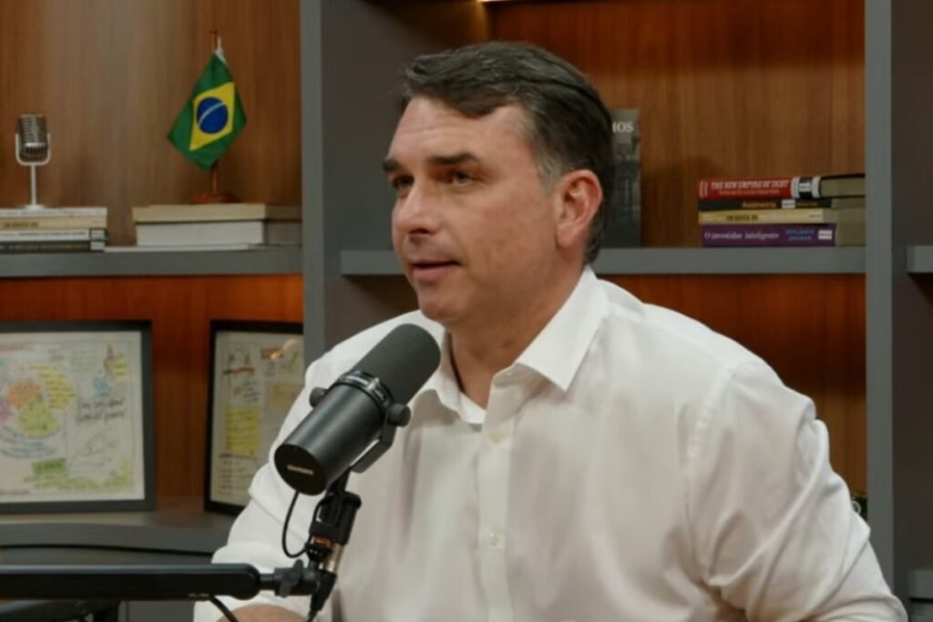 Flávio Bolsonaro defende inclusão de indígenas e critica visão estereotipada