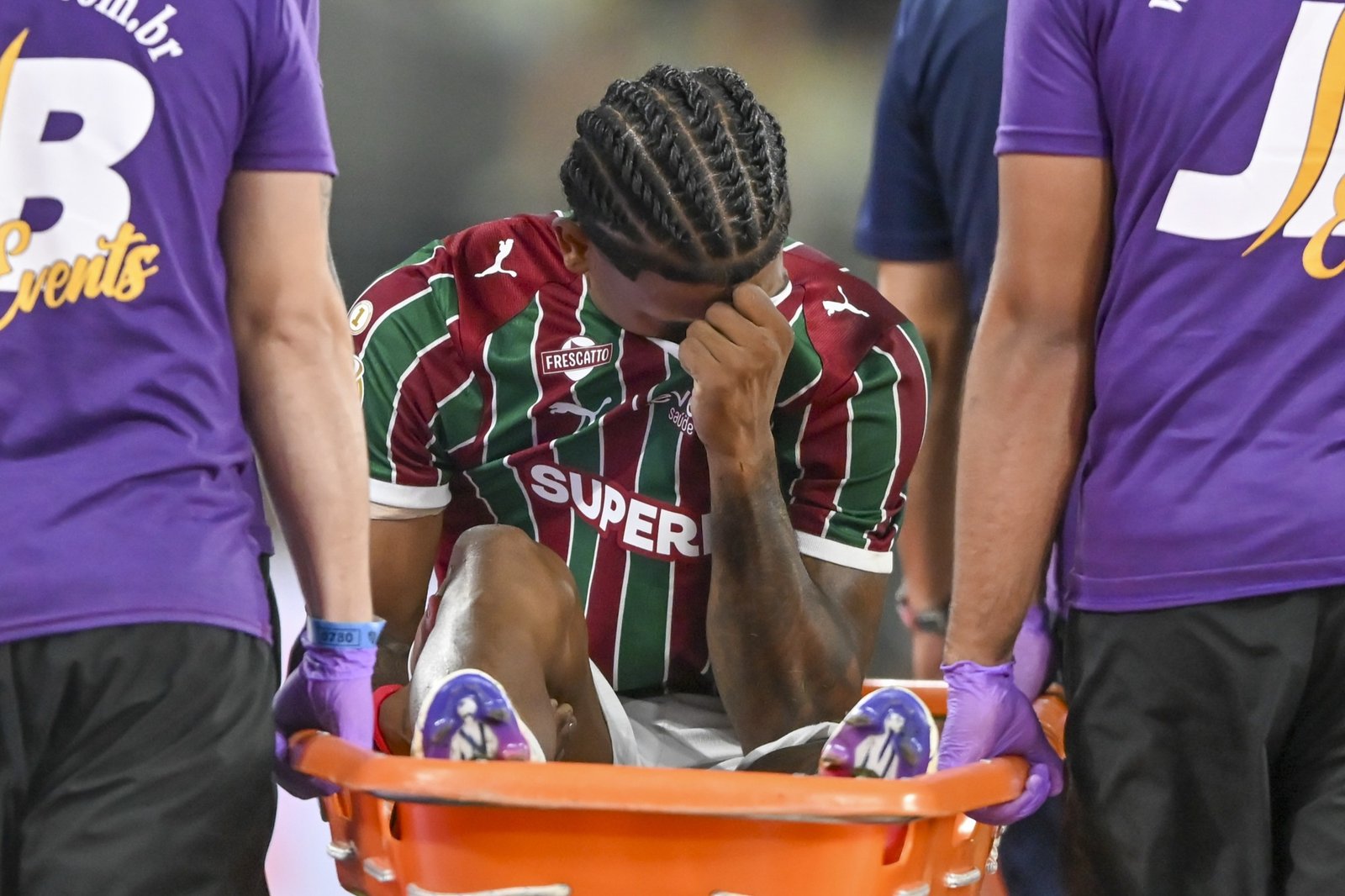 Fluminense perde John Kennedy por lesão no joelho em compromissos importantes