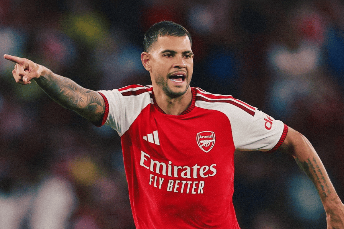 Bruno Guimarães se destaca em estreia pelo Arsenal com busca pela faixa de capitão