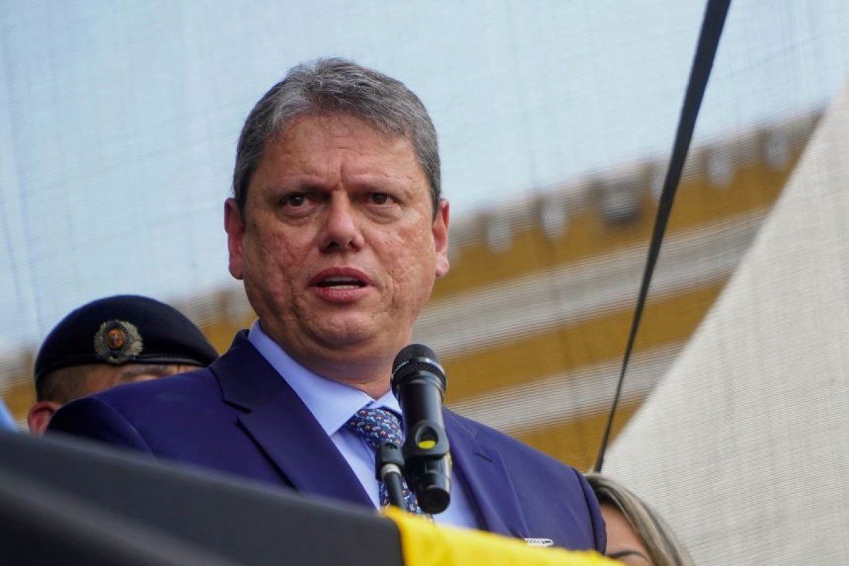 Tarcísio de Freitas manifesta apoio a Marina Silva após hostilidades em ato de campanha