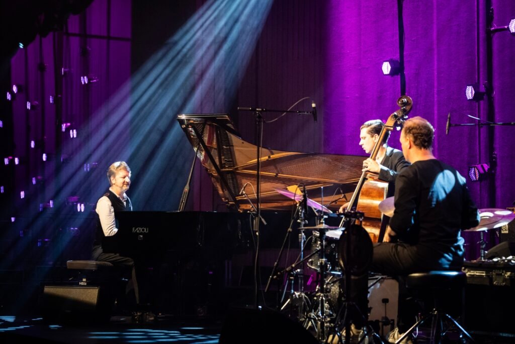 ÚLTIMOS INGRESSOS: Rembrandt Trio e Pepe Rivero se encontram no palco do Curitiba Jazz Sessions
