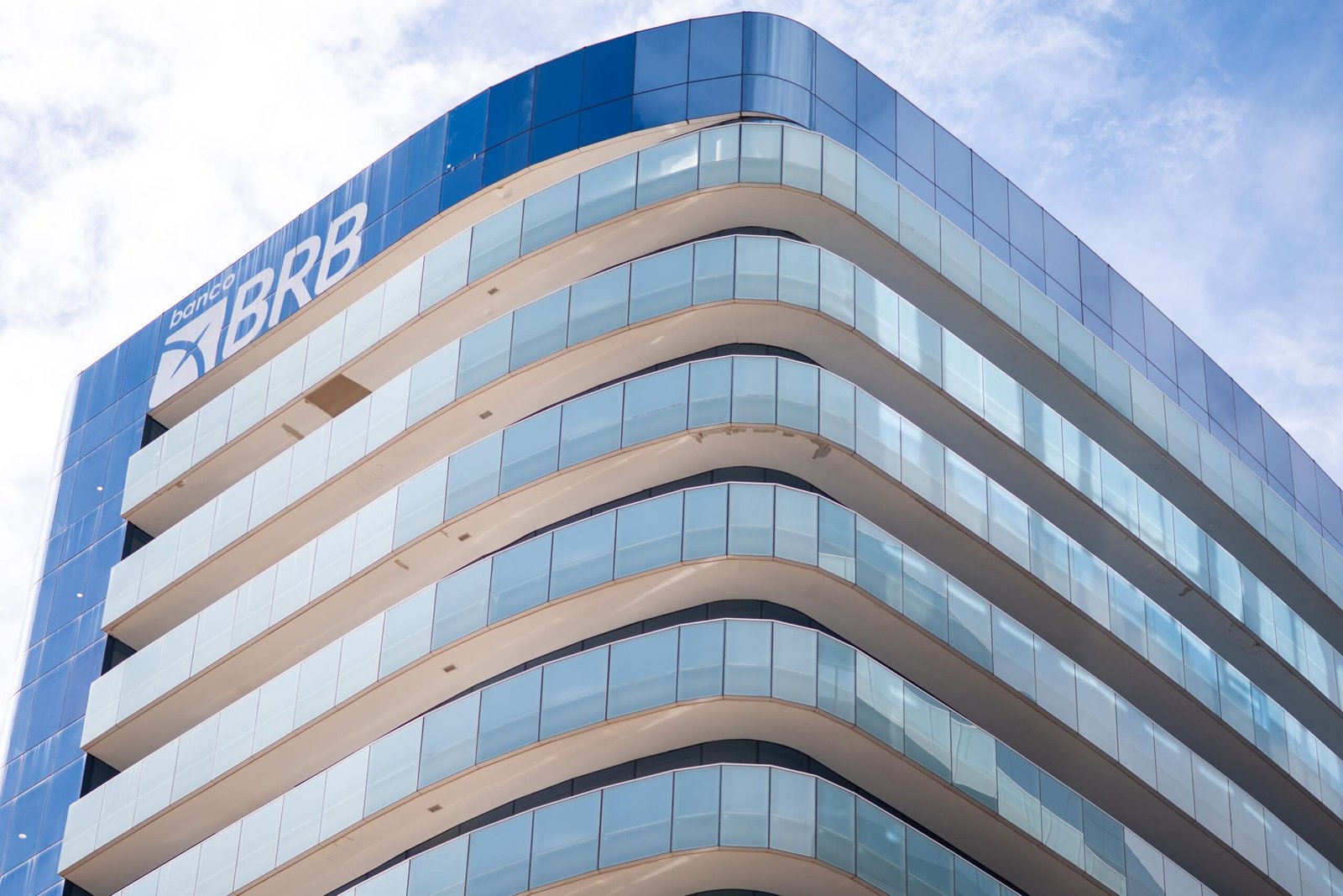 BRB arrecada R$ 10 bilhões com venda de ativos após crise com Banco Master