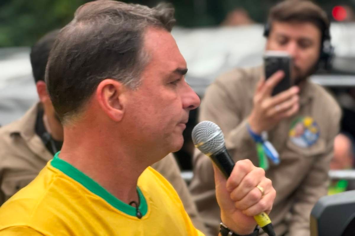 Flávio Bolsonaro defende Santa Catarina como estado próspero em evento de campanha