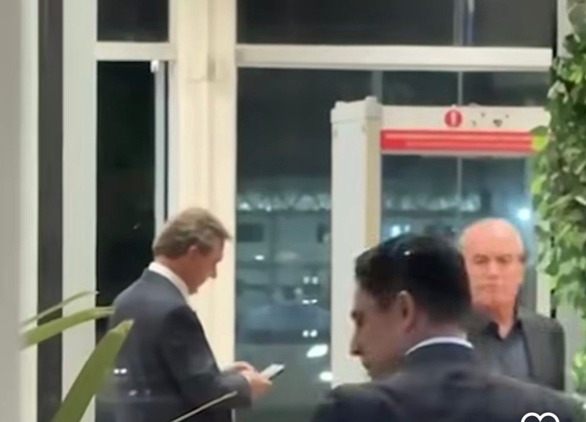 Encontro entre Lula e empresários encerra com saída em jatinhos de Brasília