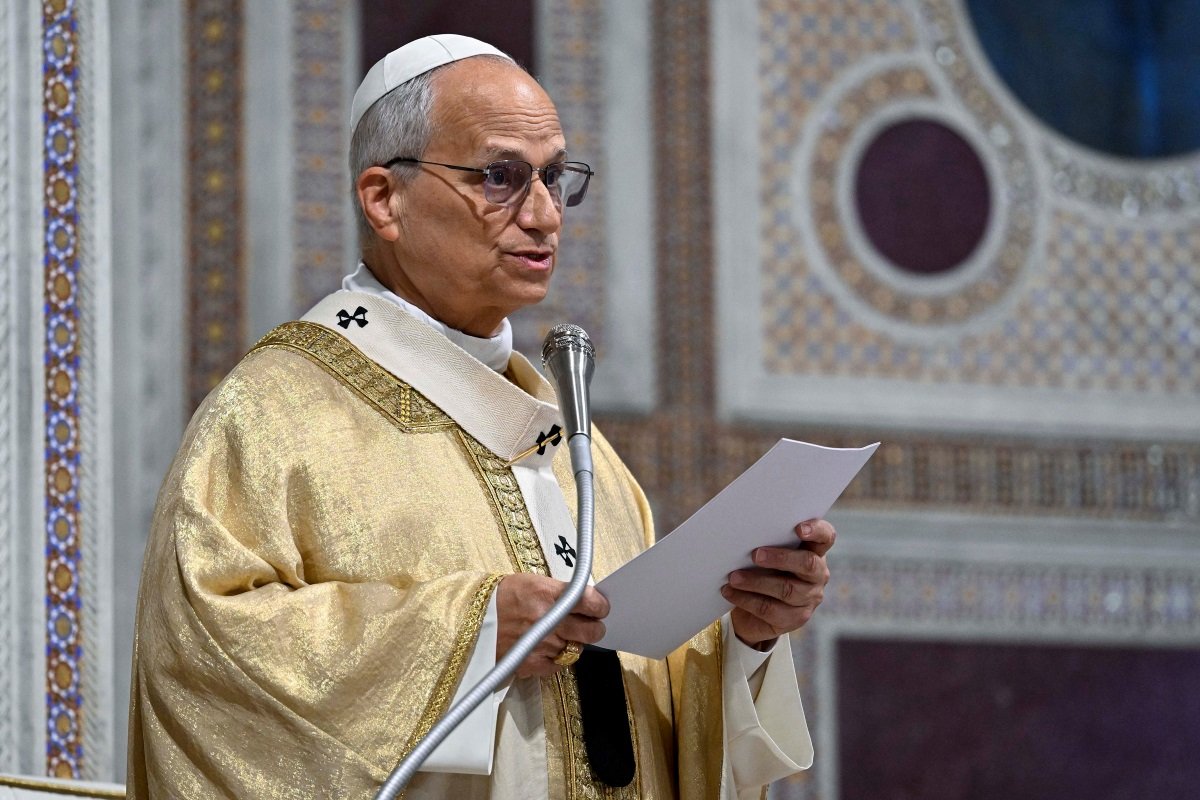 Papa Leão XIV critica grupos de extrema direita e reafirma valores cristãos