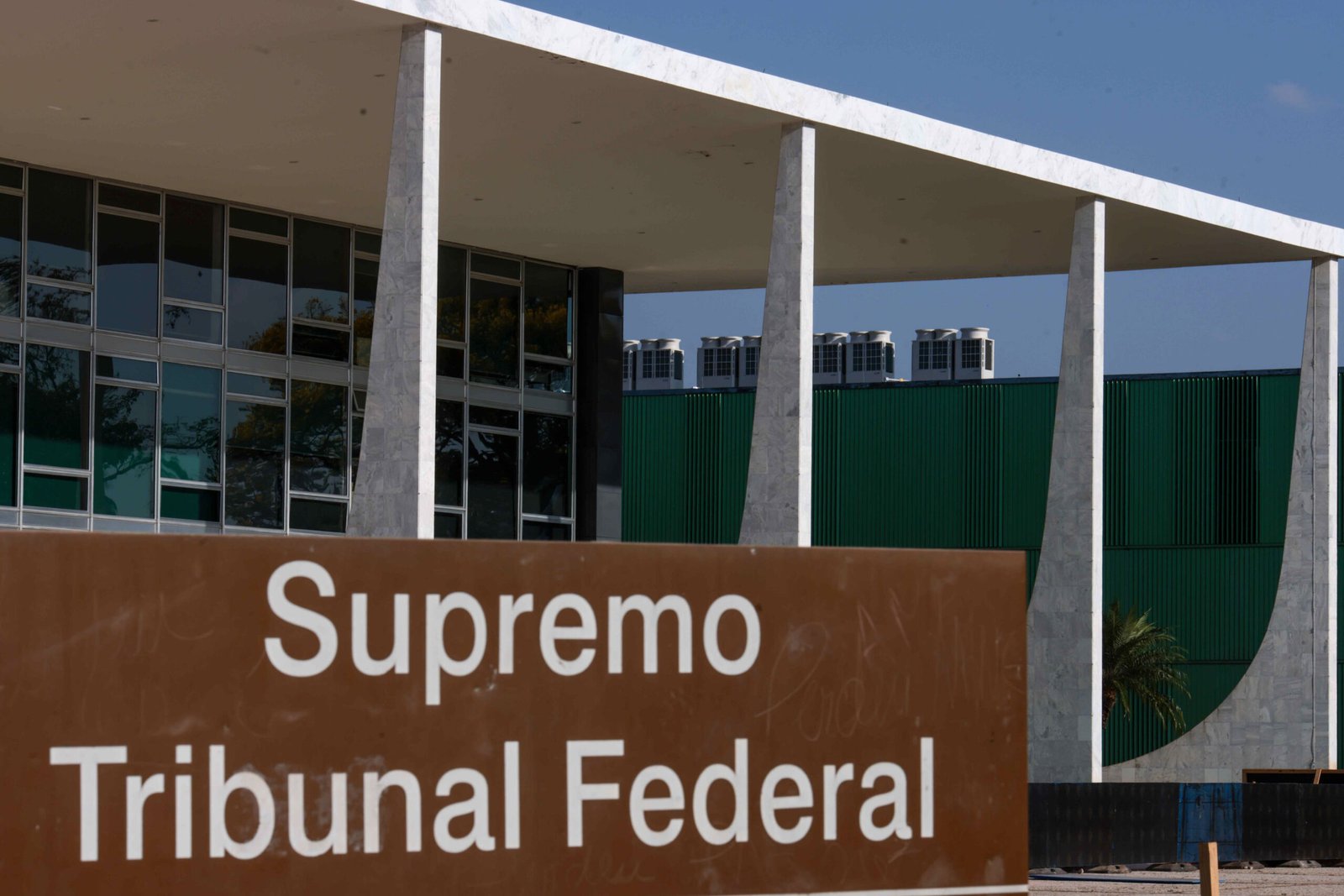 Ex-Ministros do STF solicitam apuração rigorosa sobre crise interna da Corte