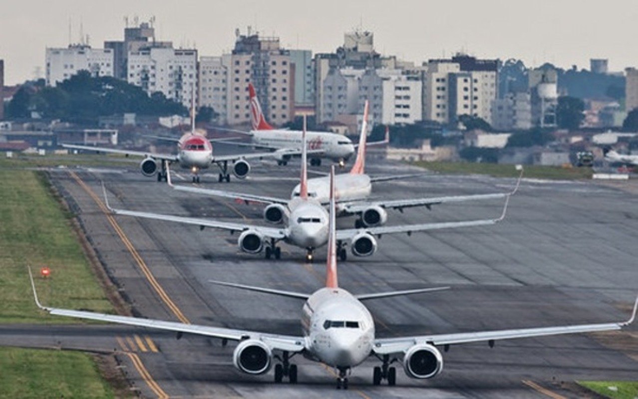 Condições climáticas em São Paulo afetam voos nos aeroportos de Guarulhos e Congonhas