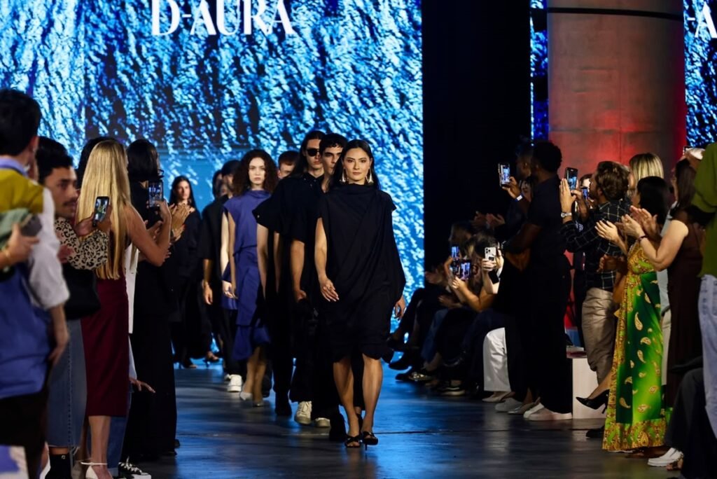 Desfiles emocionantes marcam a terceira noite do Metrópoles Catwalk