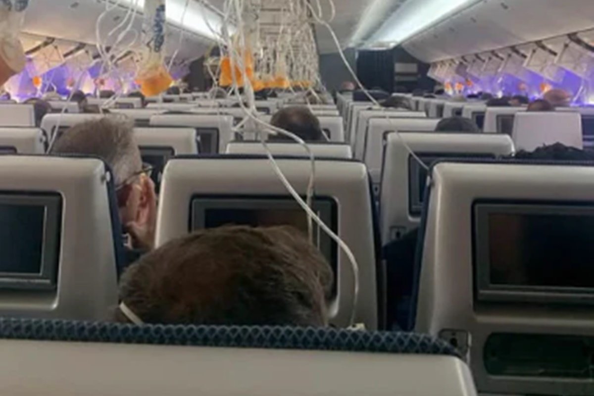Avião da British Airways retorna a Londres após emergência durante voo
