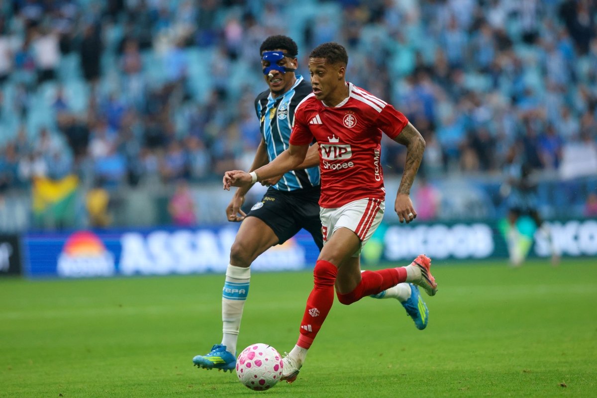 Clássico gaúcho termina empatado e mantém Grêmio e Internacional na zona de rebaixamento