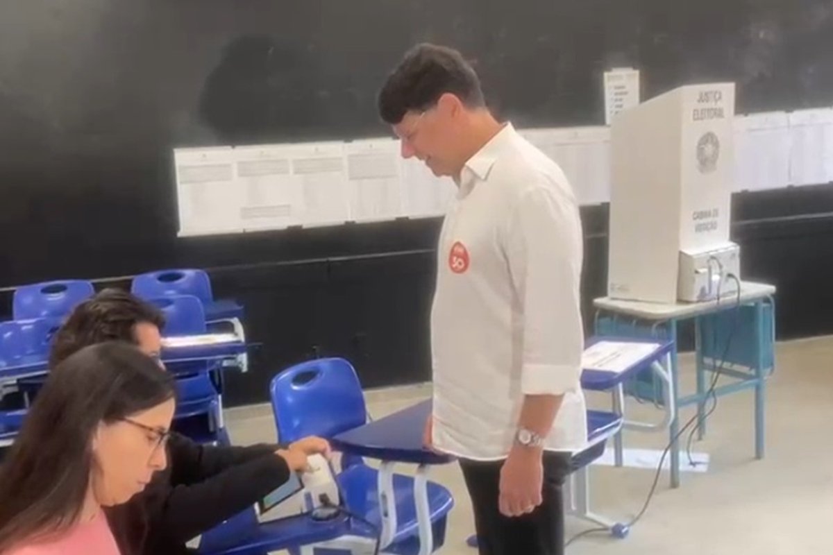 Kiko Caputo vota e reflete sobre a campanha no GDF