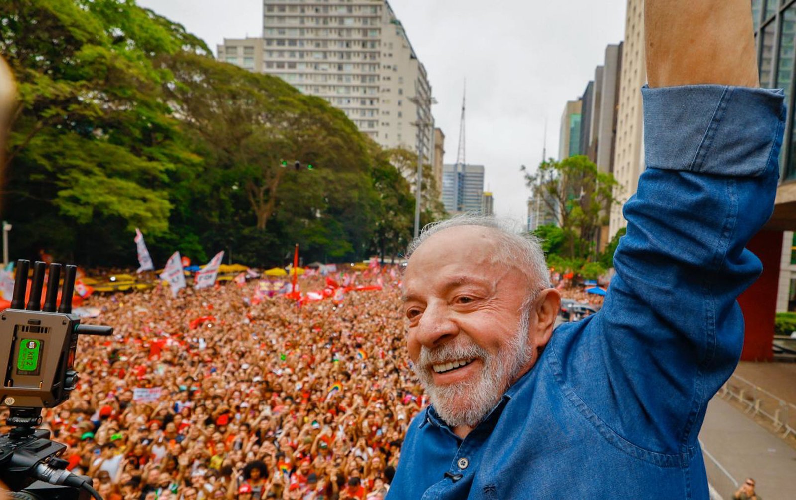 TSE determina retirada de vídeo enganoso da campanha de Flávio Bolsonaro